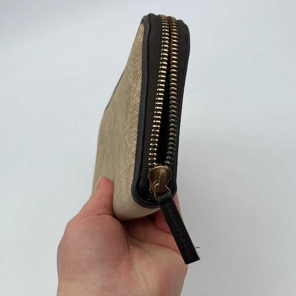 GUCCI GG LOGO TAN BROWN ZIPPY WALLET - Picture 11 of 17